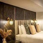 34 Coney Street Apartment *
